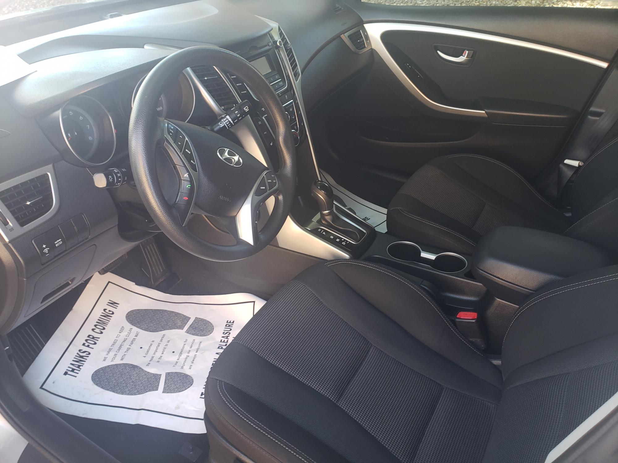 2014 Hyundai Elantra GT - KMHD35LH5EU194365 - Image #10