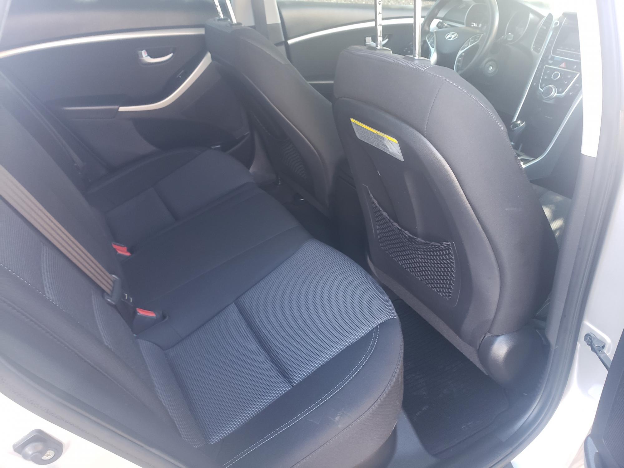 2014 Hyundai Elantra GT - KMHD35LH5EU194365 - Image #16