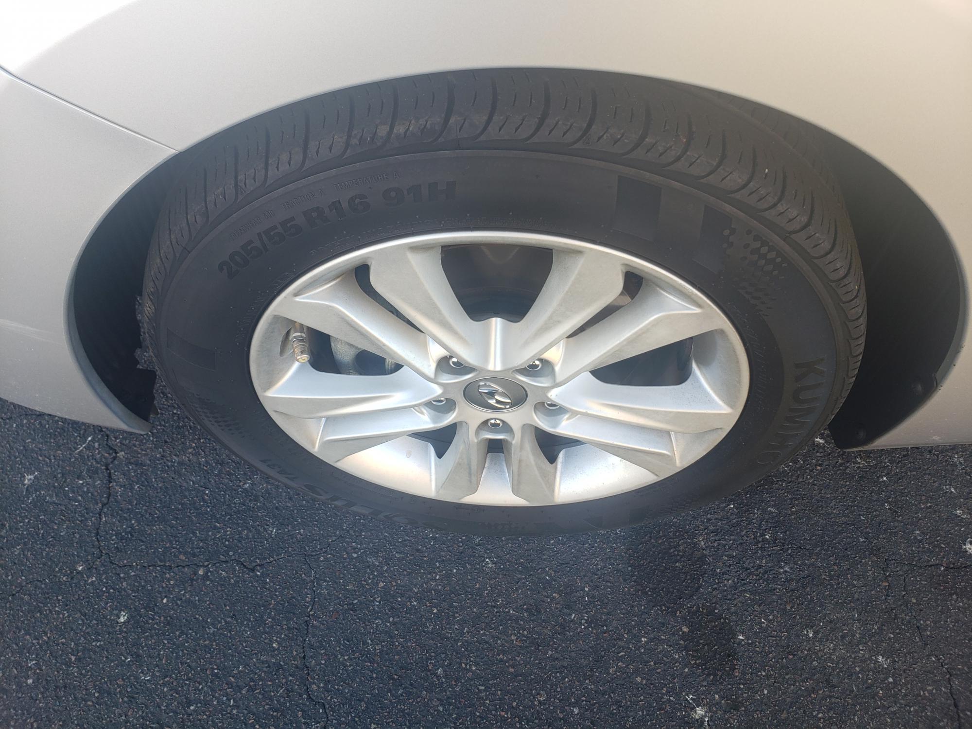 2014 Hyundai Elantra GT - KMHD35LH5EU194365 - Image #19