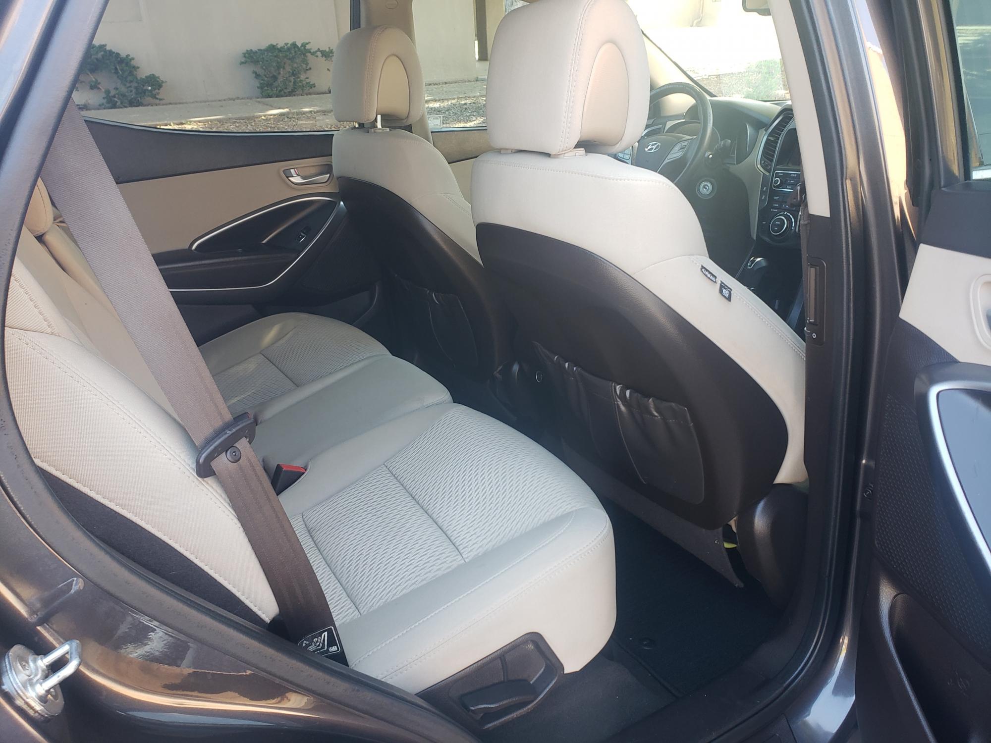 2017 Hyundai Santa Fe - 5XYZU3LBXHG386622 - Image #11