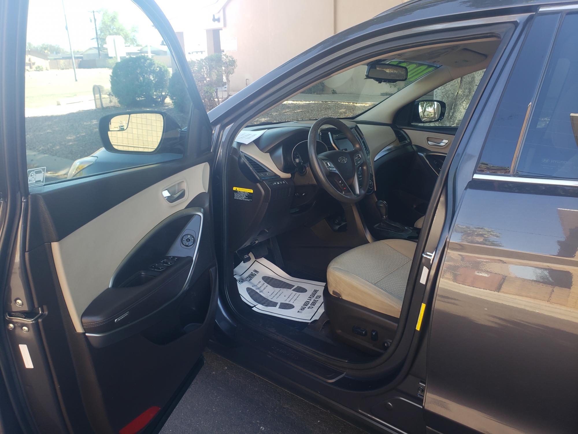 2017 Hyundai Santa Fe - 5XYZU3LBXHG386622 - Image #12
